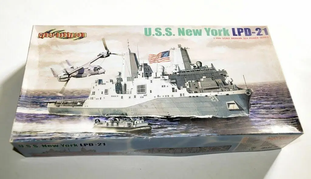 

Dragon 7110 1/700 Scale US Navy Landing Craft USS NewYork LPD-21 Model kit