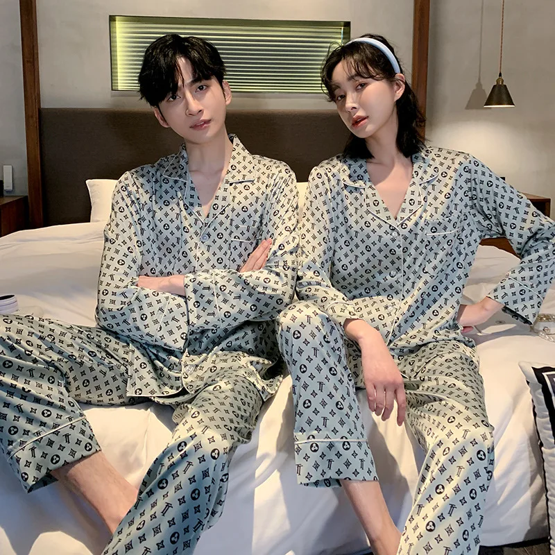 

Шелковые атласные пижамы, комплект для пар, одежда для сна с длинным рукавом и пуговицами, Женская и Мужская одежда для отдыха с принтом, семейный костюм XL, XXL, 3XL, Pj