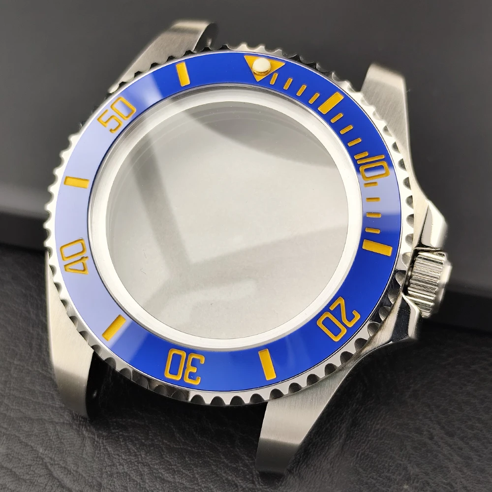 Silvery Steel 43mm Men's Watch Case with Sapphire Glass Compatibility