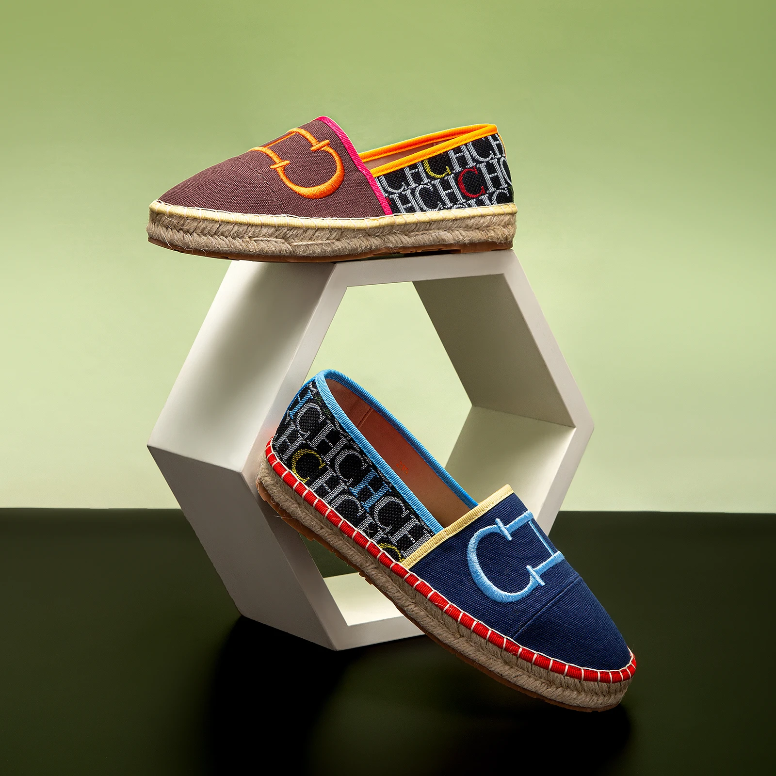 حذاء كاجوال قماشي ملون CHC