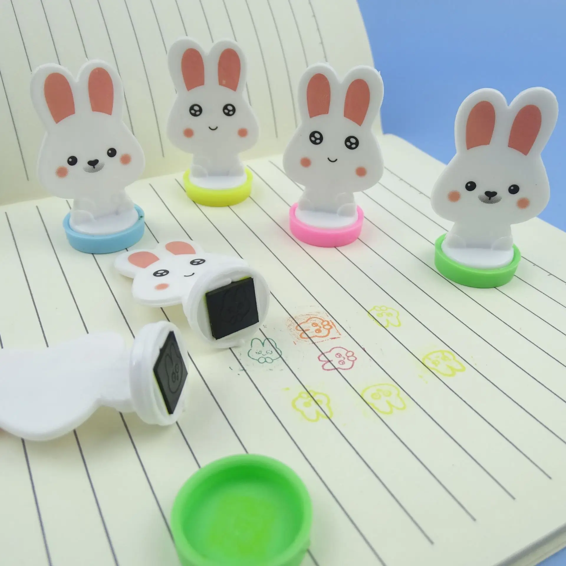 20Pcs Kids Cartoon Animal Bunny Stamp Small Toys Kindergarten Small Gifts Twisted Egg Toys Student Painting Supplies