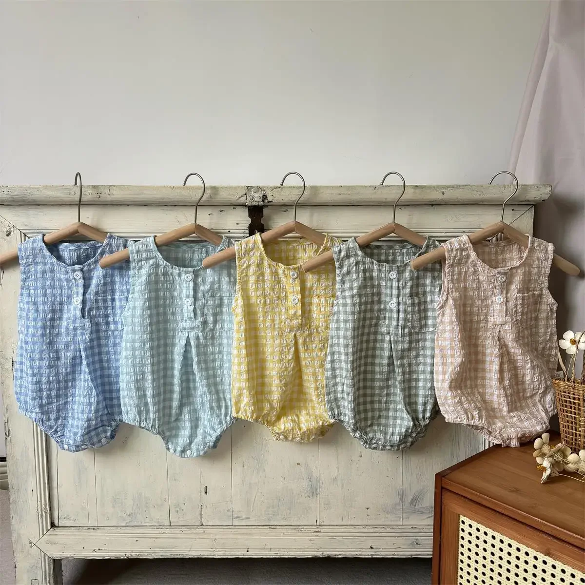 Lightweight Sleeveless Romper Baby Boys Girls Summer Outfit Cotton Plaid Triangle Bib Overalls Crawling Clothes for Babies