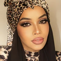 Popular Shawls Europe And America Fashion Bandannas Wild leopard print Sunscreen 90X90CM Bandanna Luxury Square Silk Scarves 2