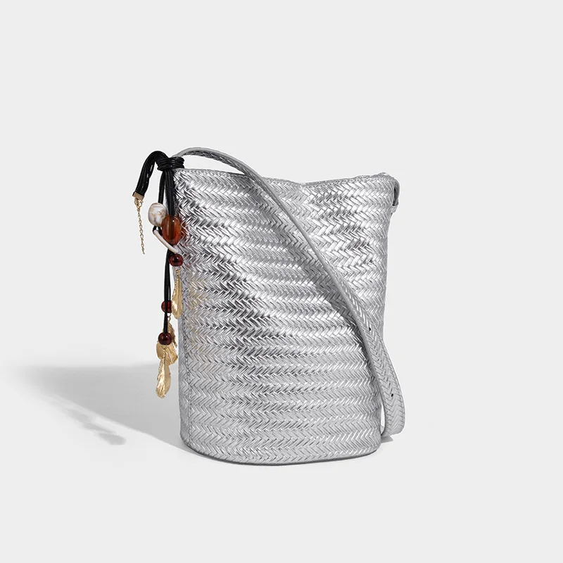 Handmade Woven Shoulder Bag for Women Vegan Leather Tote Bag Beach Travel Handbags and Purses Designer Basket Bucket Bags