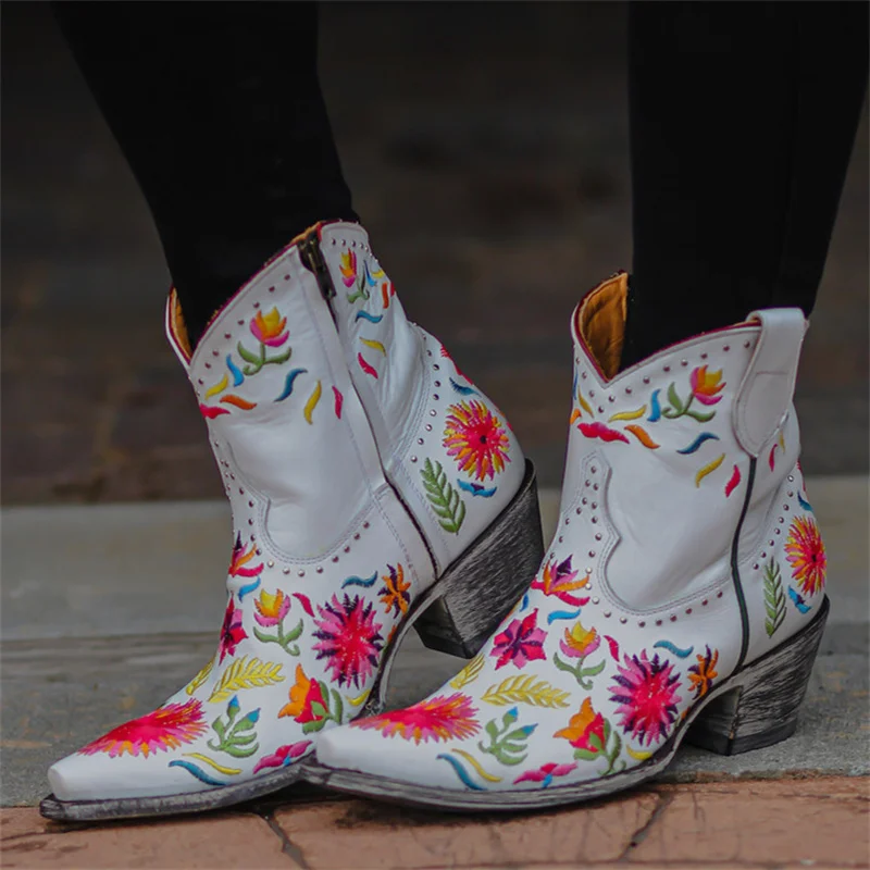 

Woman Ankle Boots 2022 Luxury Winter Elegant Middle Heel Embroidered Woman Shoes 40-46 Plus Size Ethnic Style Western Low Boots