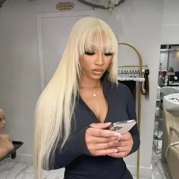 Parrucca di capelli umani biondi 613 da 32 pollici, liscia, realizzata a macchina, densità 250, capelli umani brasiliani con frangia per donna