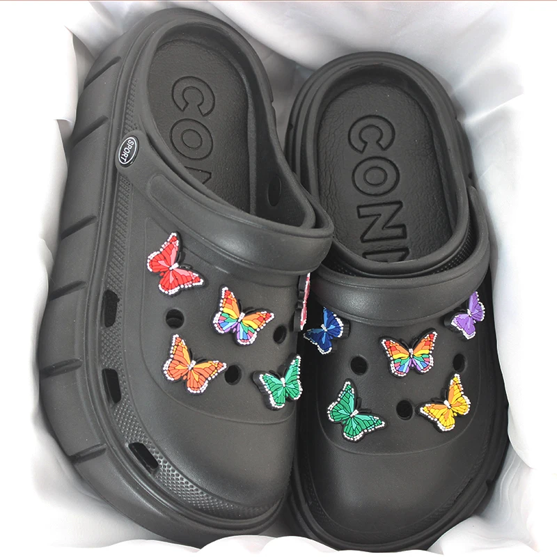 

Butterfly Decor Vented Clogs 5cm Platform Unisex Summer Slippers Women Outdoor Close Toe Beach Sandals Black White Men Shoes