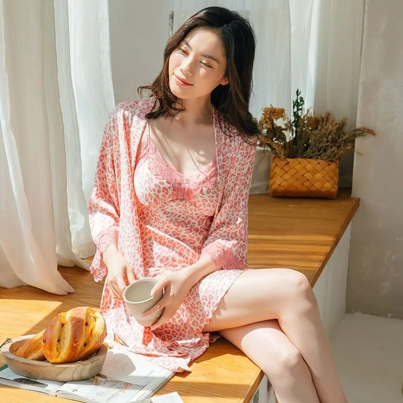 

Ice Silk Sling Women Sexy Sling Nightdress Korean Silk Homewear with Chest Pad Female Leopard Print V-neck Nightclothes Suit
