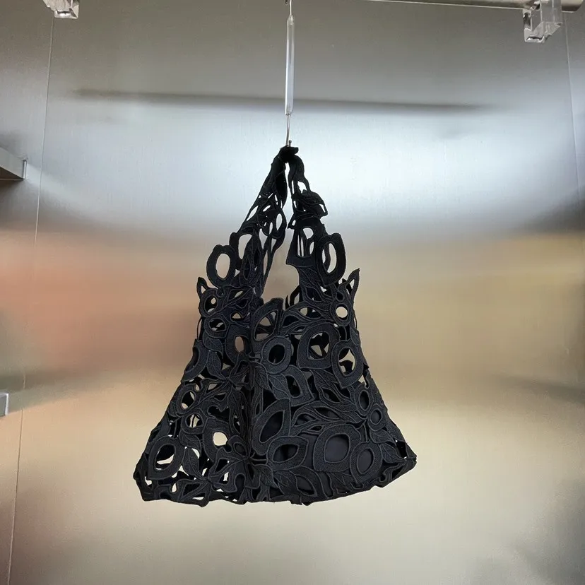 Lace Shoulder Bag 2025 Women Summer Fashion Designer Handbags Ladies Hollow Out Flower Solid Color Composite Crochet Bags