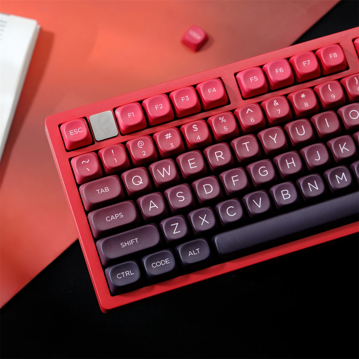 

KBCaps Gradient Red Keycaps 126 Keys Lucky Keycaps PBT Dye Sublimation MOA Profile Keycaps For MX Switches Mechanical Keyboard