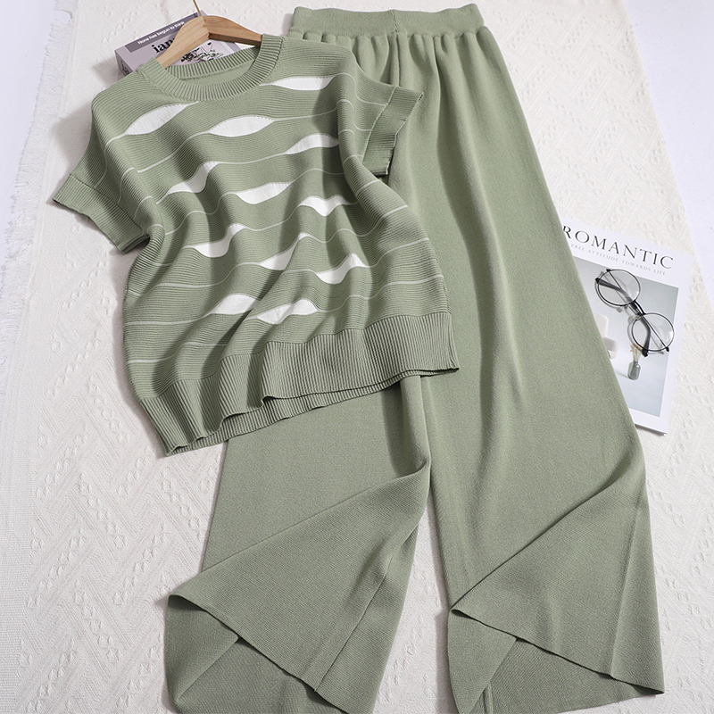 Woman Striped Color Blocked Round Neck Knitted Sweater Top and High Waist Solid Color Wide Leg Pant Casual Fashion Two-Piece Set