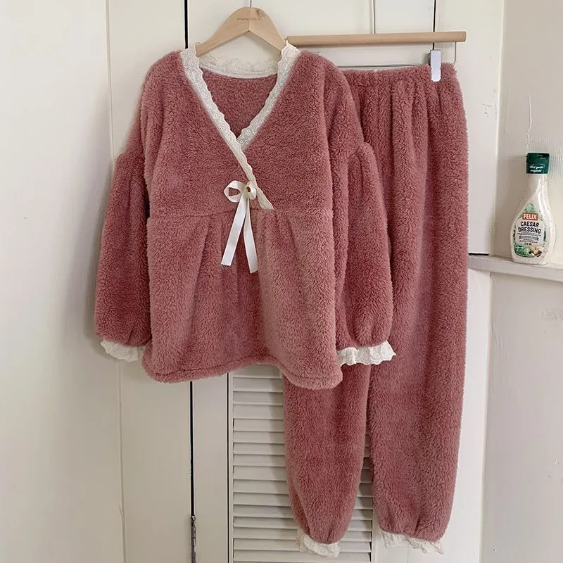 2024 New Pajama Women's Autumn Winter V-neck Sleepwear Lace Long Sleeved Princess Style Loungewear Warm Coral Velvet Homewear