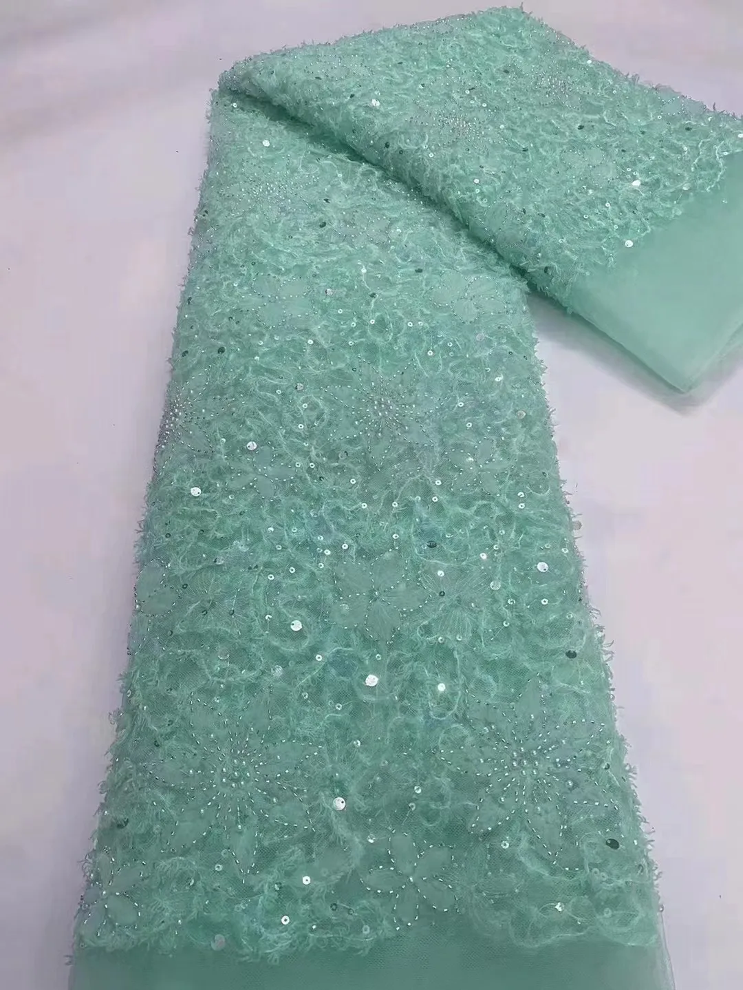 

African French Handmade Beaded Lace Fabric 2024 High Quality Groom Lace Fabric Nigerian Tulle Sequins Lace Fabric For Wedding