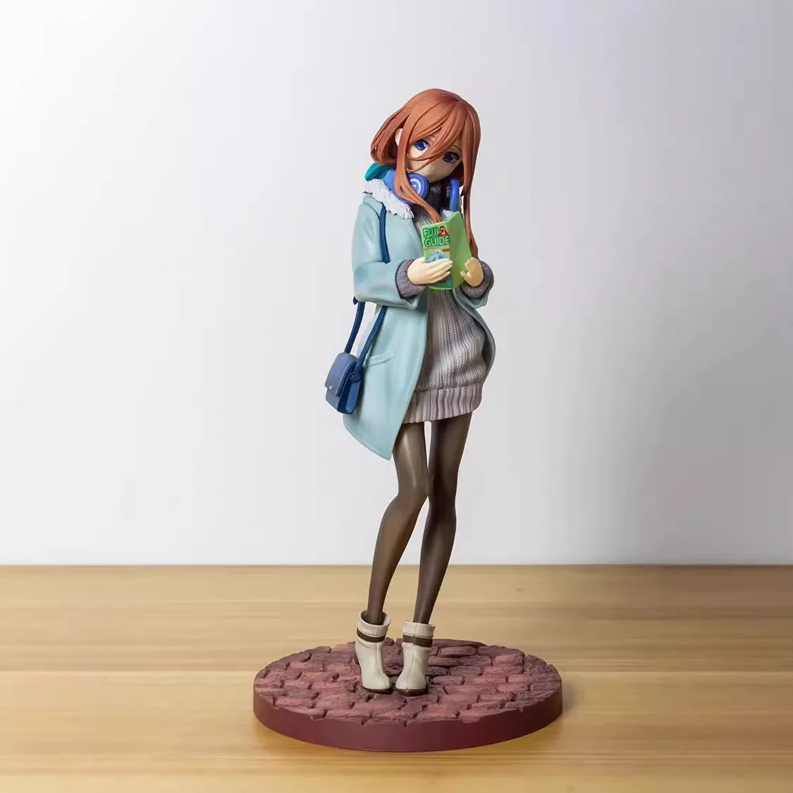 thumbnail image 1 of Figura de Nakano Miku de 25 cm, figura de anime The Quintessential Quintuplets, estatua de Ichika de pie con uniforme escolar Kawaii, juguetes de PVC, 1 of 5