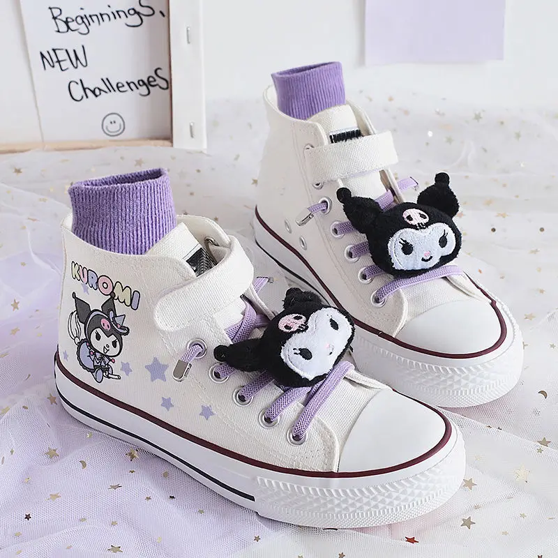 

Новинка, детская обувь для девочек, милая парусиновая обувь Coolommy с высоким верхом, фиолетовые школьные белые ботинки на плоской подошве с мультяшным рисунком, серия Sanrio
