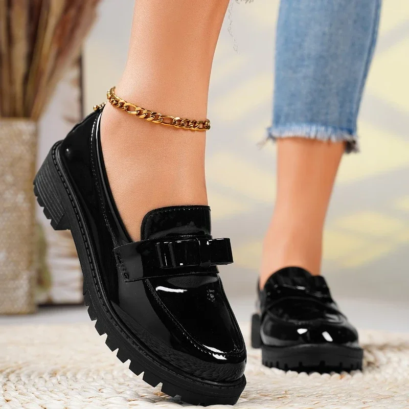 Luxury European and American Leather Shoes 2024 Autumn New Outdoor Leisure Fashion Lacquer Retro Versatile Women's Shoes Loafers 2