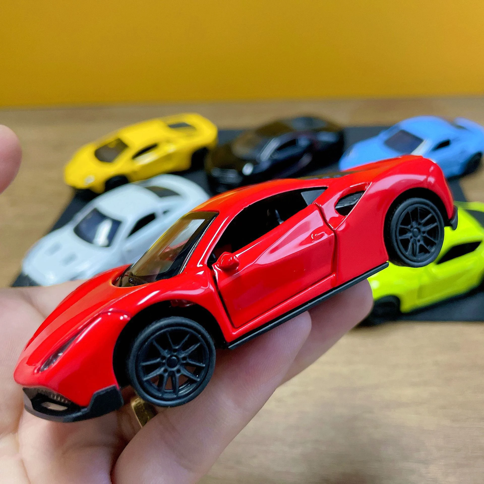 

1:43 Diecast Alloy Car Model Metal Pull Back Simulation Car Toy Pull Back Sports Car Ornament With To Open The Door Kids Toys