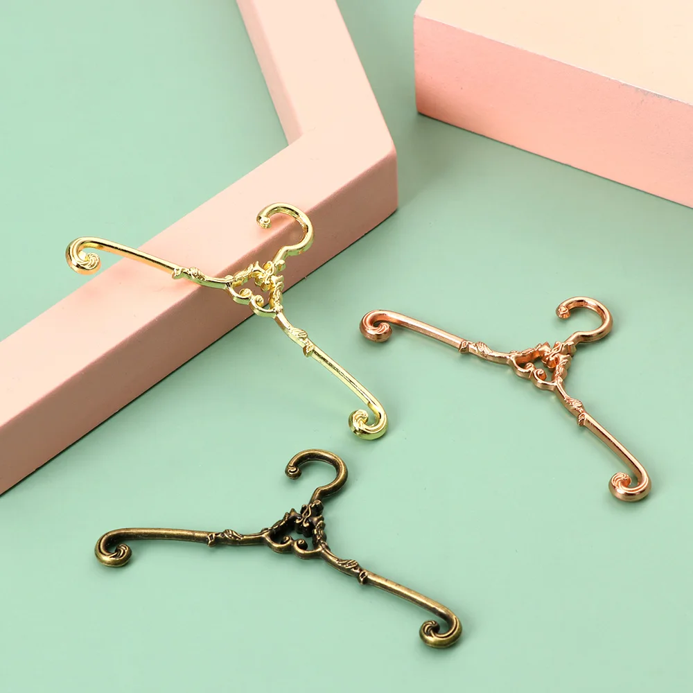 5Pcs Retro Mini Alloy Hangers For Ob11 Doll 4/6.5cm Hangers Dollhouse Furniture Toy Toy Bedroom Decoration Dolls Accessories