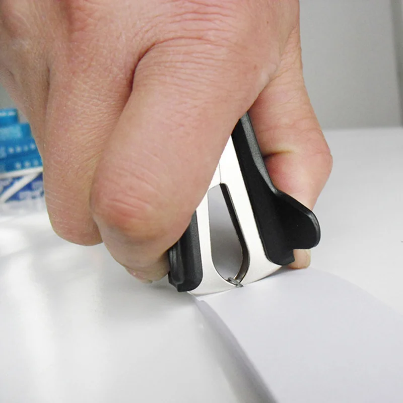 Simulate Canine Teeth Staple Remover Mini Manual Nail Puller for Office