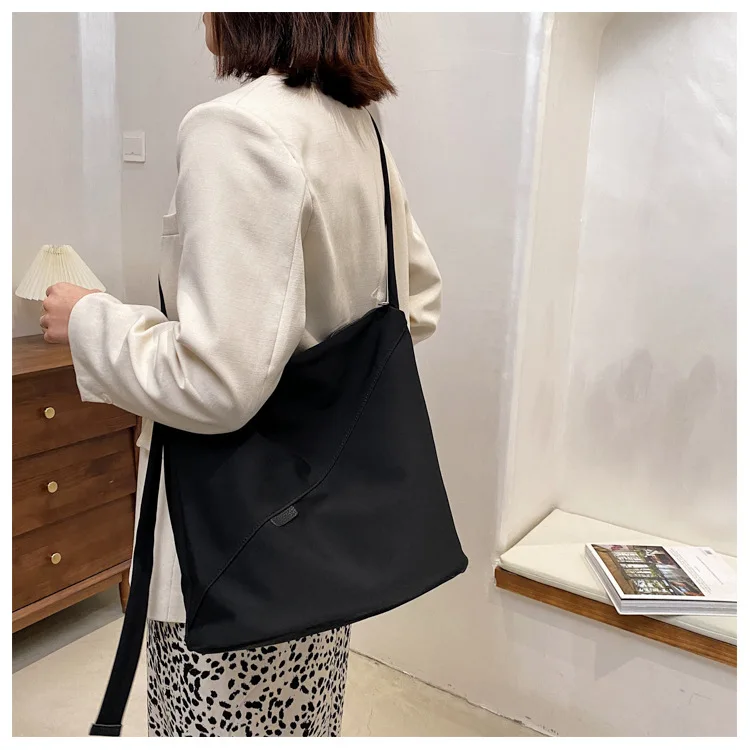 Women's Bags Large Capacity Tote Women's Shoulder Bag Nylon Casual Solid Vintage Crossbody Bags for Women 2022 New Fashion Black Trend Female shoulder bag