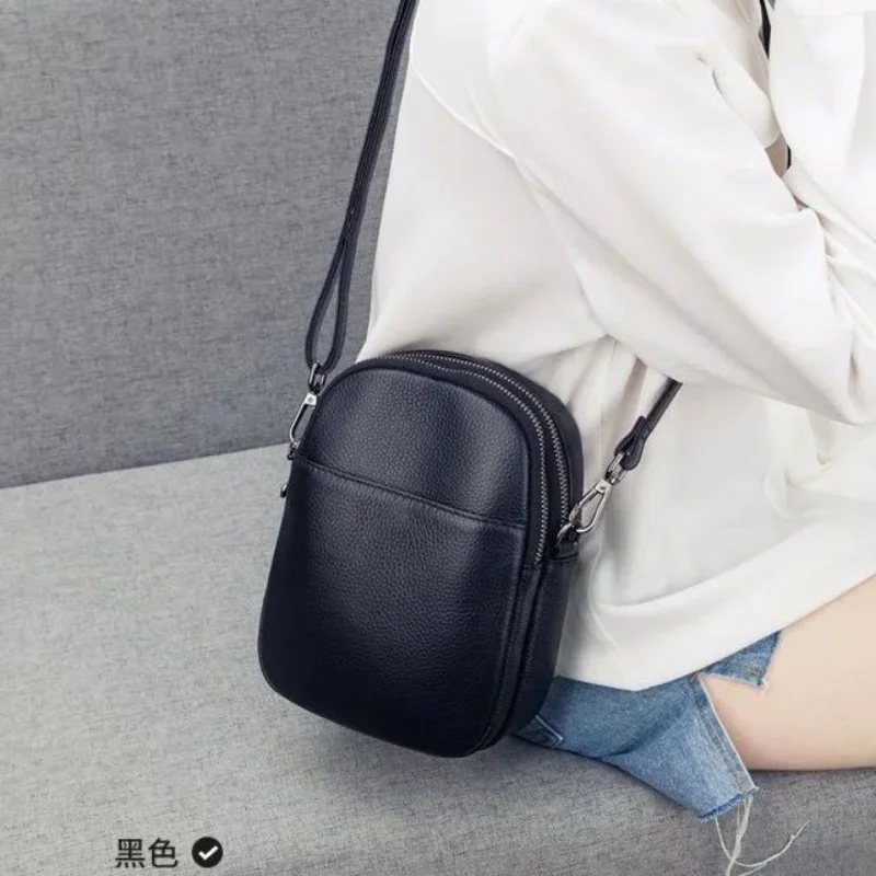 

New Shoulder Bag Women's Simple Small Shoulder Bag Mini All-match Pure Black Messenger Packaging Mobile Phone Key