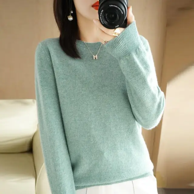 가을과 겨울 시즌에 따뜻함과 스타일을 모두 제공하는 여성용 용수철 긴팔 O넥 풀오버