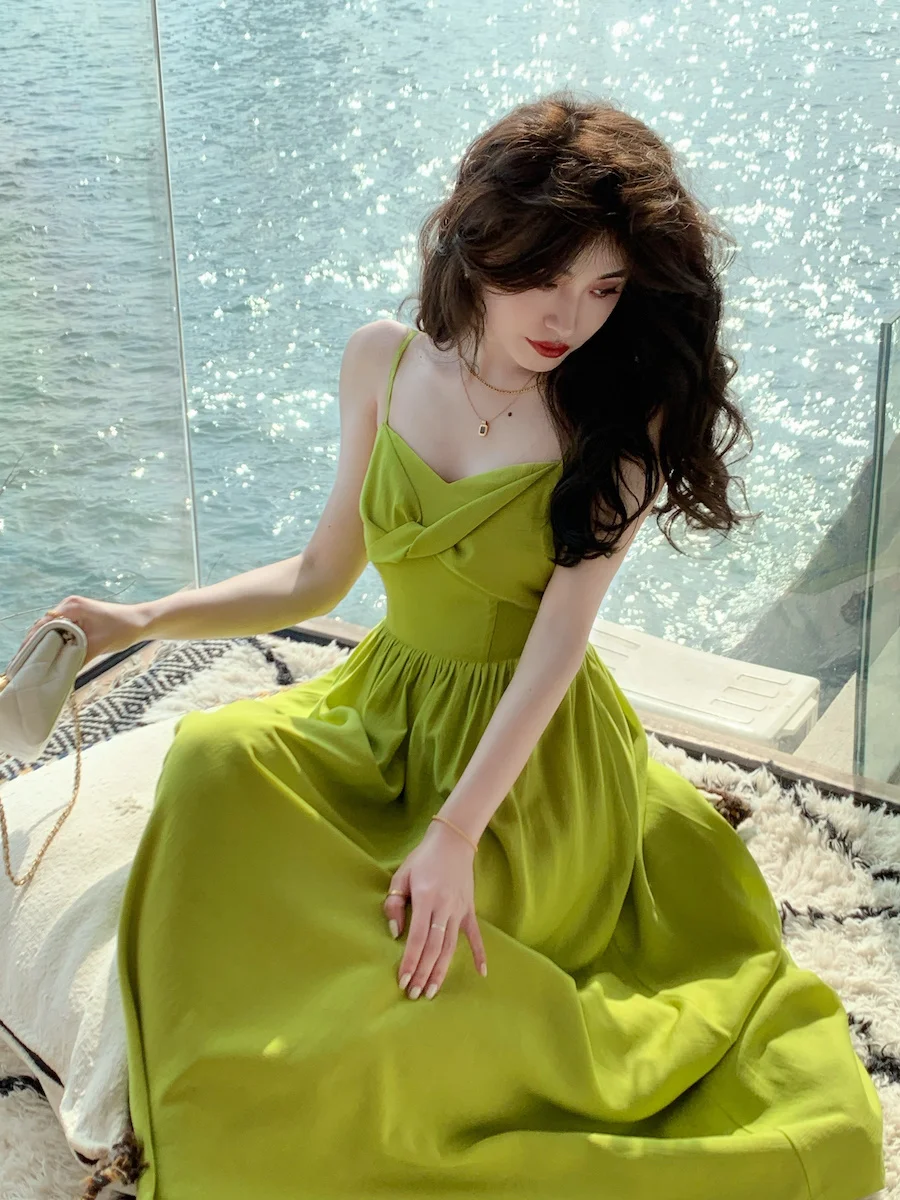 

Two-color dress with white reflector and sling printing in summer