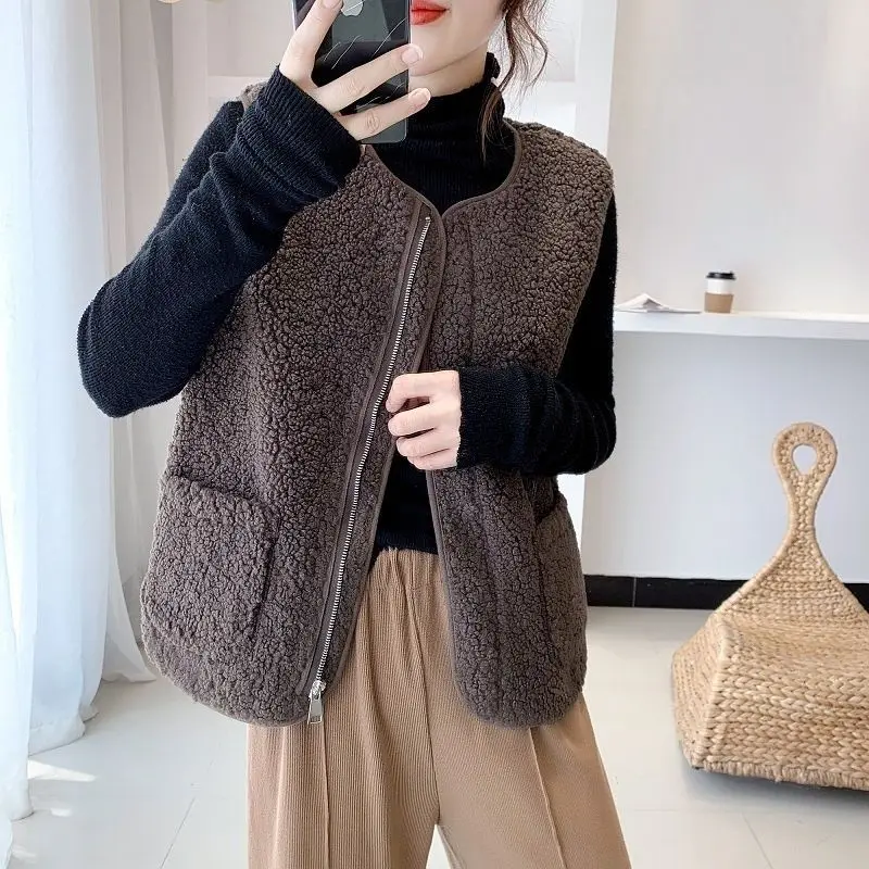 Women's Autumn Winter New Fashion Elegant Solid Round Neck Zipper Pocket Asymmetric Casual Versatile Retro Lamb Fleece Tank Top