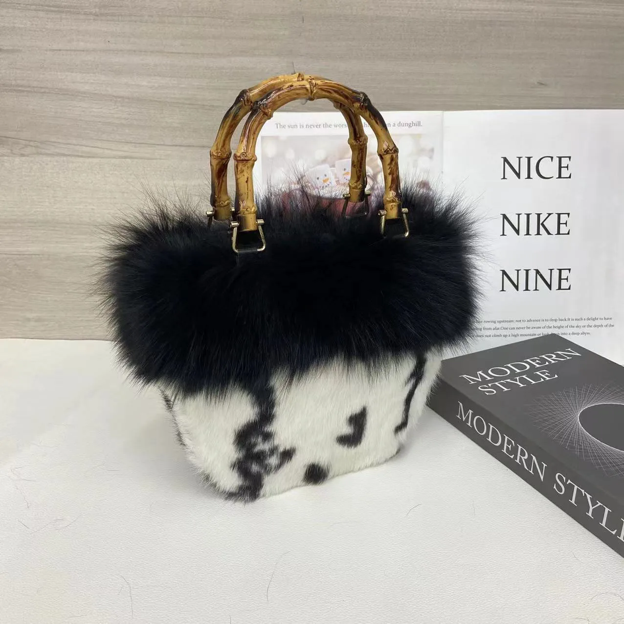 Real Fox Fur Bag Woman Crossbody Bags Ladies Furry Casual Fur Handbag Shoulder Bags Clutch Bag Fuzzy Luxury Evening Party Bag