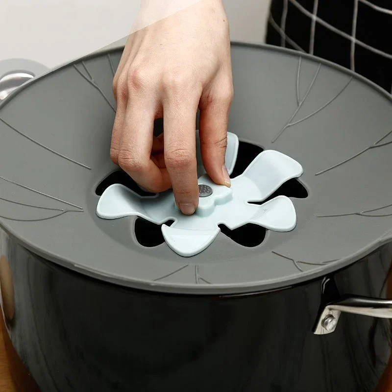 Splash Proof Silicone Rotatable Flower Shaped Pot Lid for Boiling Soup
