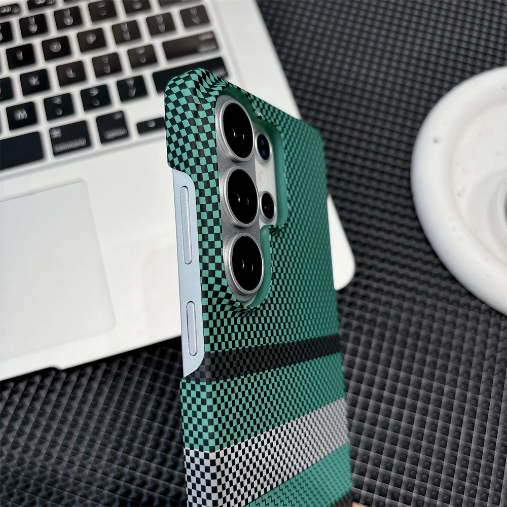 Kevlar Slim Magnetic Carbon Fiber Case with Wireless Charging Capability