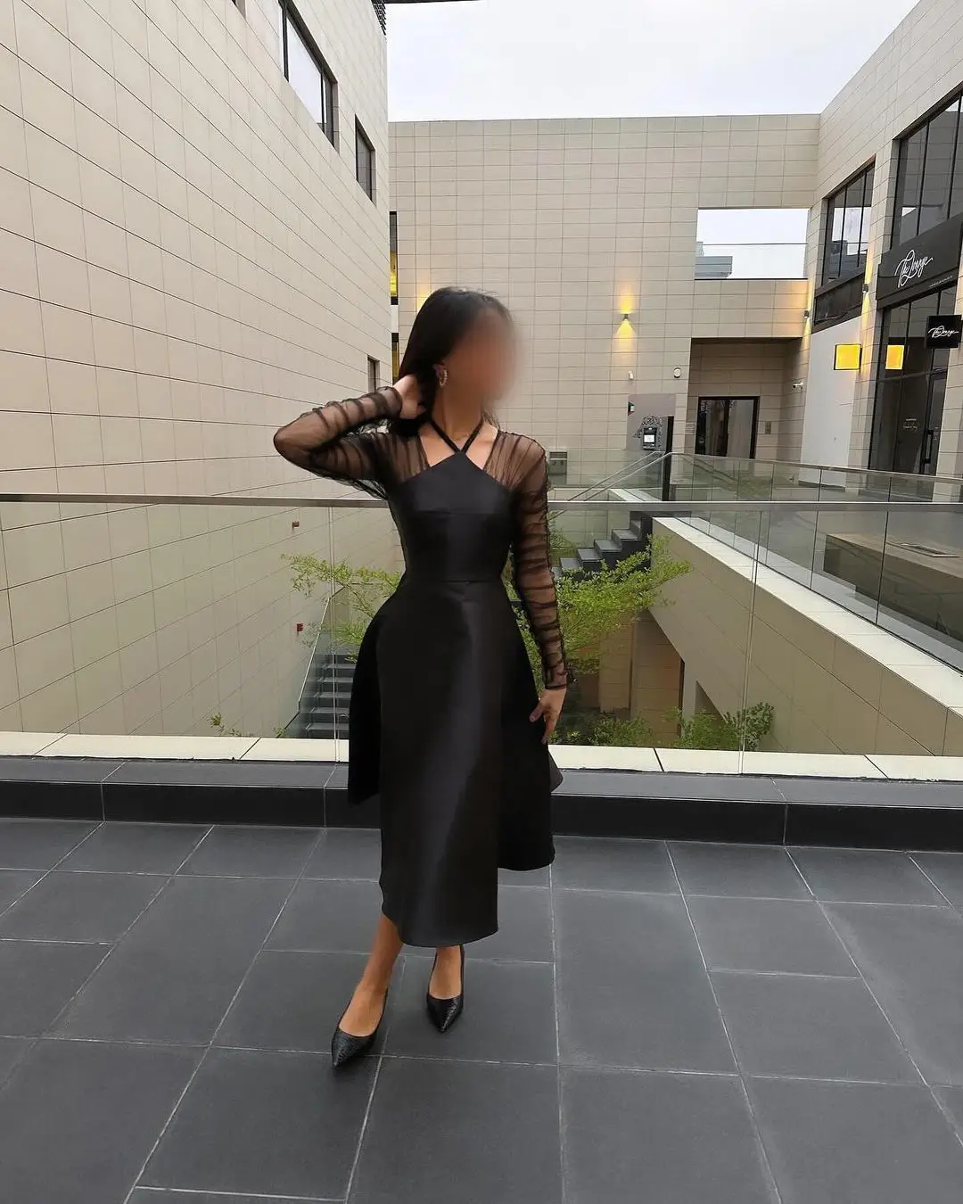 

Женское платье до щиколотки, с длинным рукавом и молнией сзади