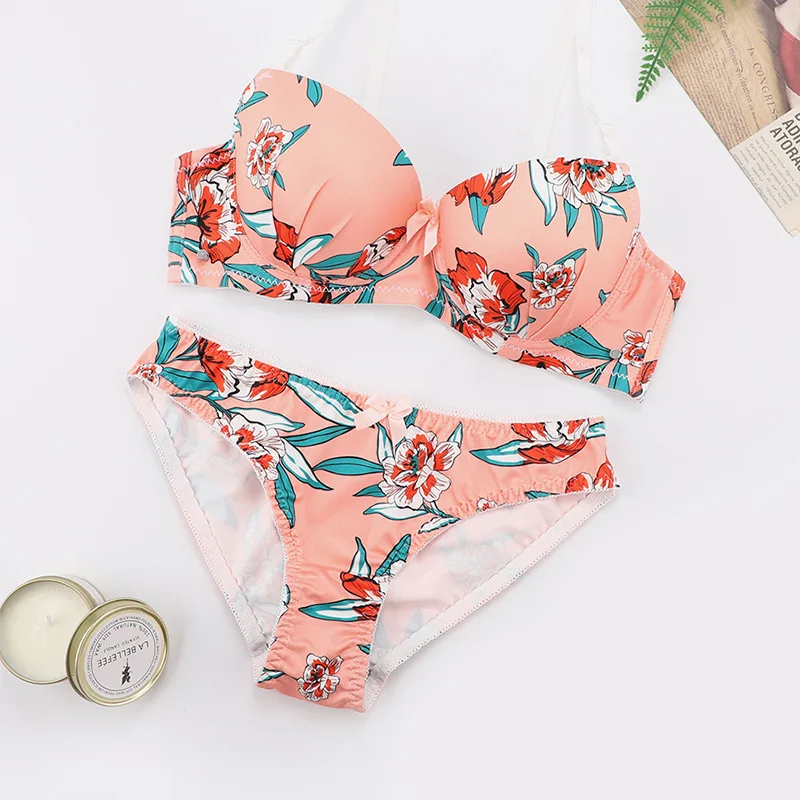 

Women Sexy Bra & Brief Sets With Steel Ring Pajamas Fashion Hawaiian Floral Printed Gather Up Trikini Underwear Panties Set
