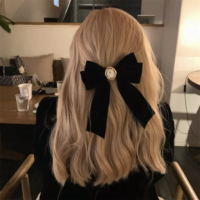 우아함과 스타일을 더하는 블랙 벨벳 리본 머리핀