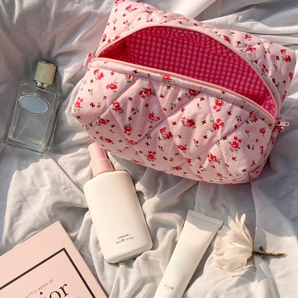 Cute Floral Travel Makeup Bag Pouch Quilted Makeup Organizer Storage Bag Coquette Cosmetic Organizer Case for Women and Girls