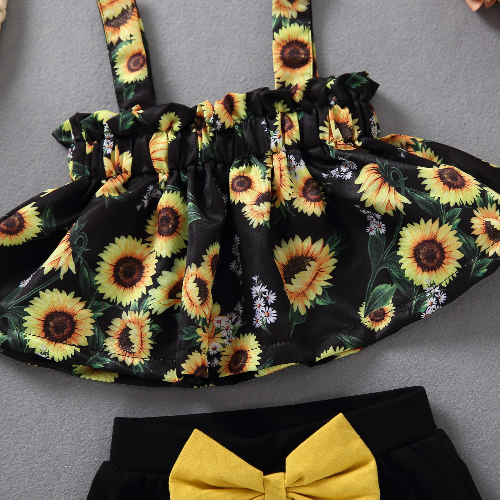 Prowow 0-12M Baby Girls Clothes Outfits Sets Sunflower Sling T-shirts Tassel Bow Shorts 2PCS Summer Newborn Girls Clothing Set vintage Baby Clothing Set