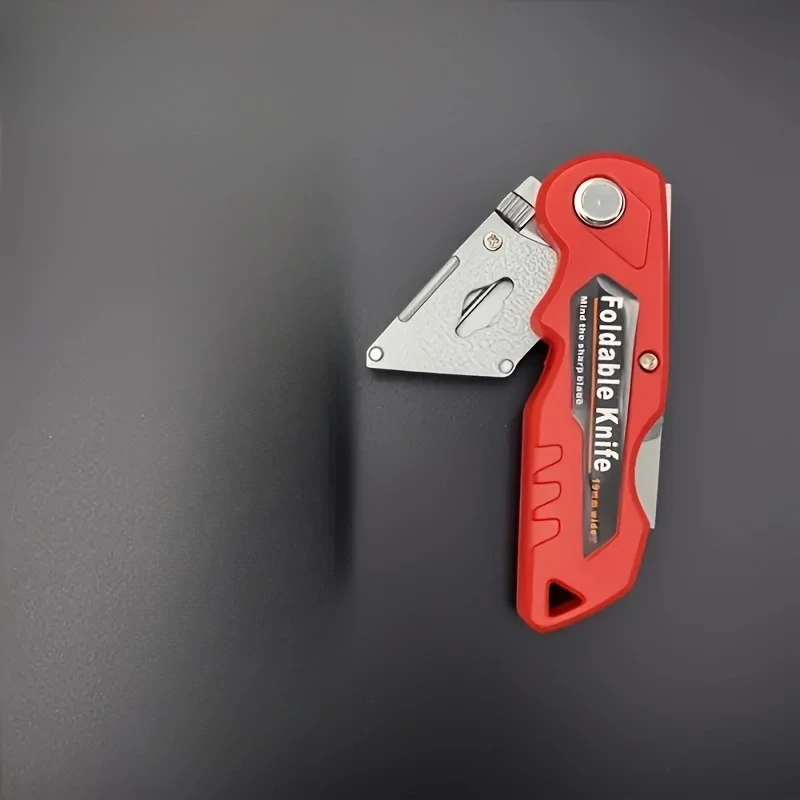 Çok fonksiyonlu katlanır ve sanatsal bıçak, hızlı değişim tasarımlı, tel sıyırma pensesi ve elastik makas olarak kullanılır.