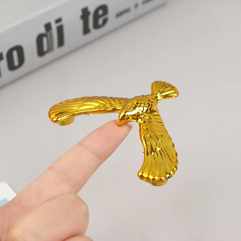 2pcs Novelty Amazing Balance Eagle Bird Toy Magic Maintain Balance Home Office Fun Learning Gag Toy for Kid Gift