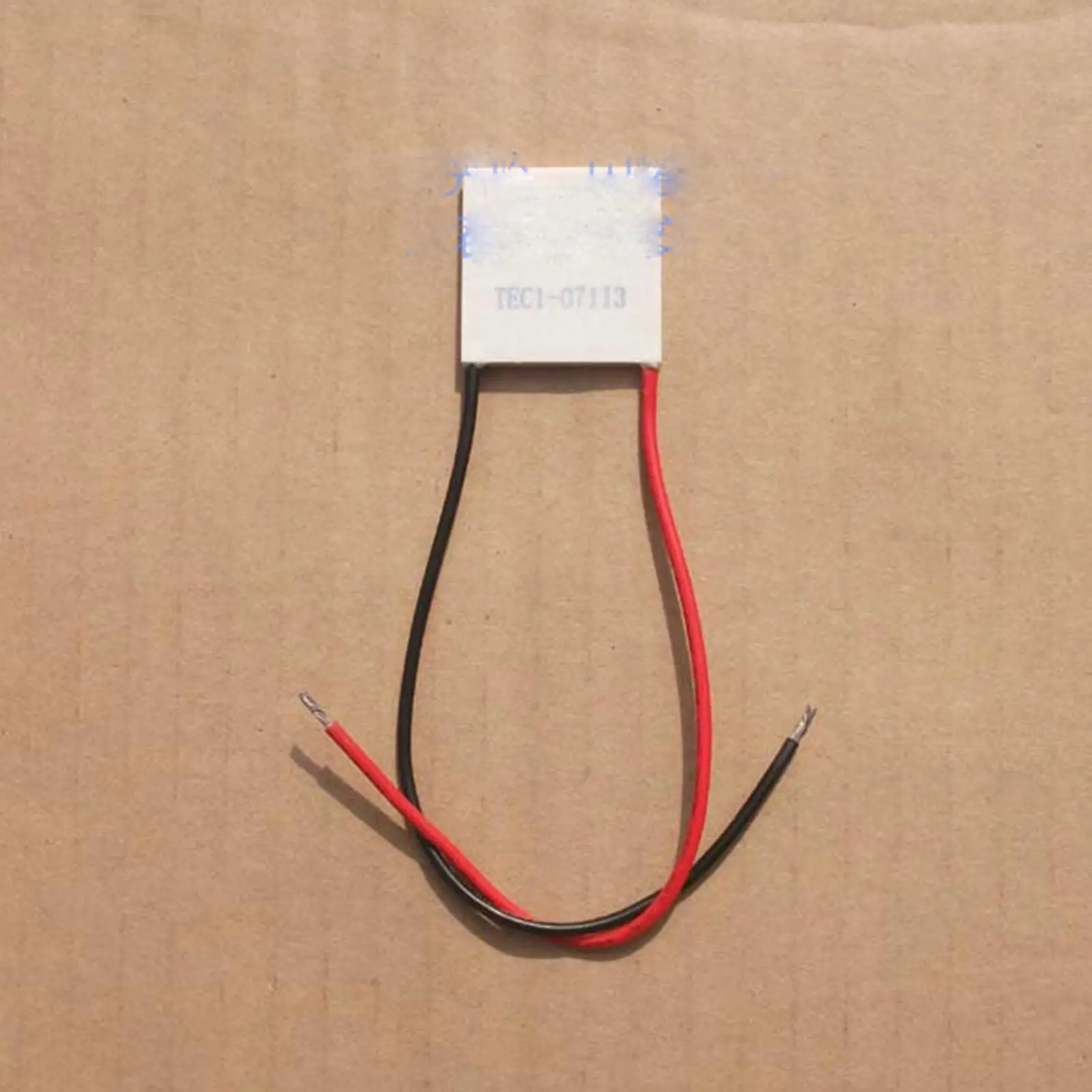 Thermoelectric Cooler Peltier Heatsink 30x30x3.2mm 13A 8.4V 61W TEC1-07113