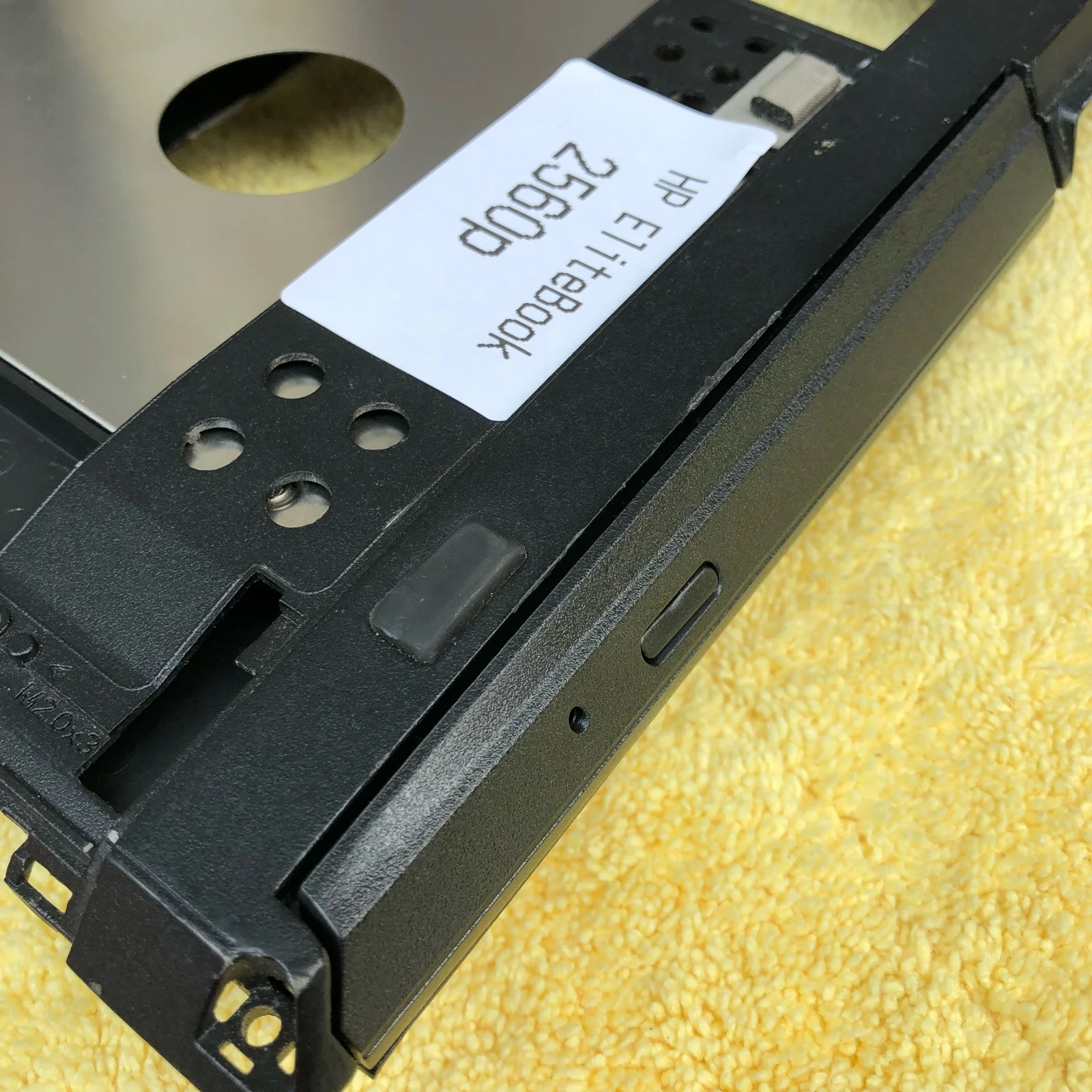 HP EliteBook 2560P 2570p용 SATA 2차 하드 드라이브 SSD HDD 모듈 광학 베이 캐디 트레이 프레임 브래킷 (베젤 패널 브래킷 포함)
