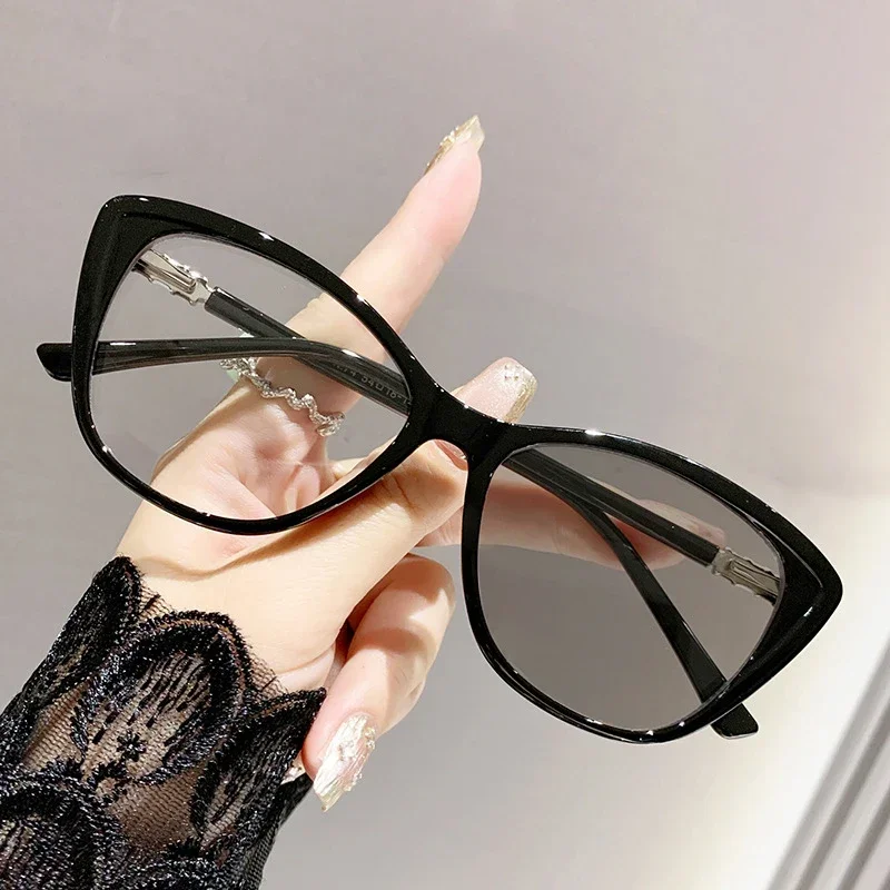Men Women Luxury Photochromic Cat Eye Sunglasses Ultra Light Color Changing Myopia Eyewear Fashion Near Sight Goggle 0 ~ -4.0 3