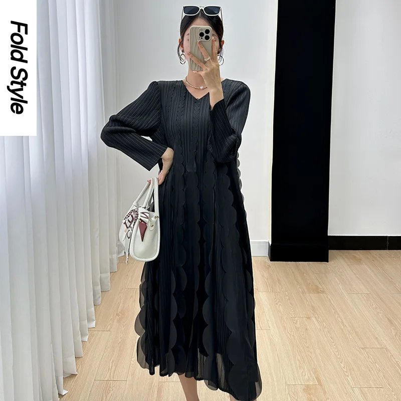 

Miyake Dress Women's Fall 2024 New Spliced Lotus Leaf Casual Fashion Style Commuter Trend Age Reducing Slim Fit Mid Length Dress