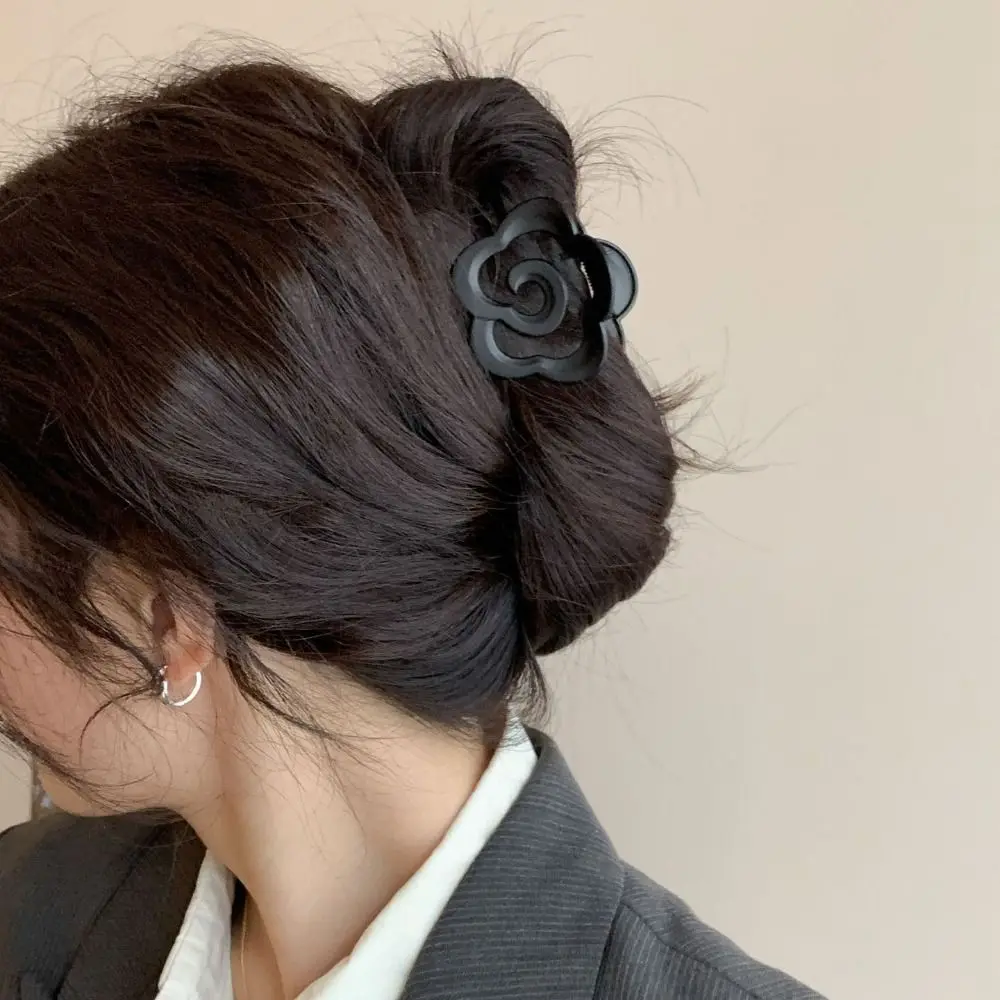 

Геометрический зажим для волос в виде Розы, симпатичный краб, заколка для волос, полый зажим для волос, аксессуары для волос среднего размера, металлический зажим для волос в виде акулы на каждый день