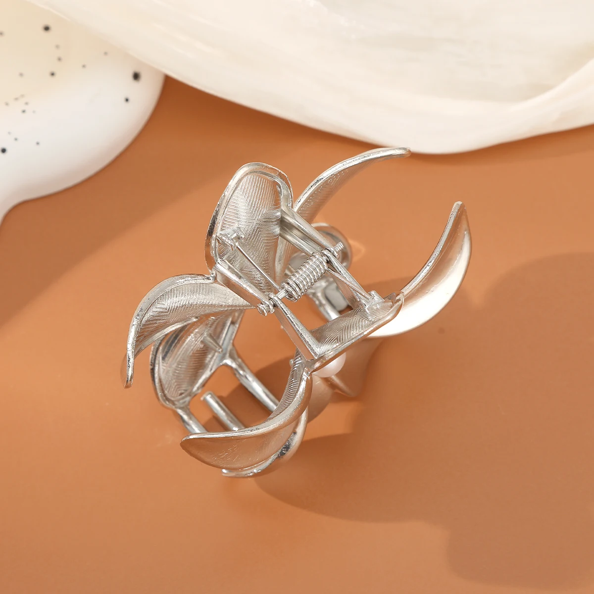 Simple Design Shark Clip Hair Claw, Super Shiny Fashion Flower Hair Clip Crab,Women Party Ponytail Hair Pin Claw Headwear