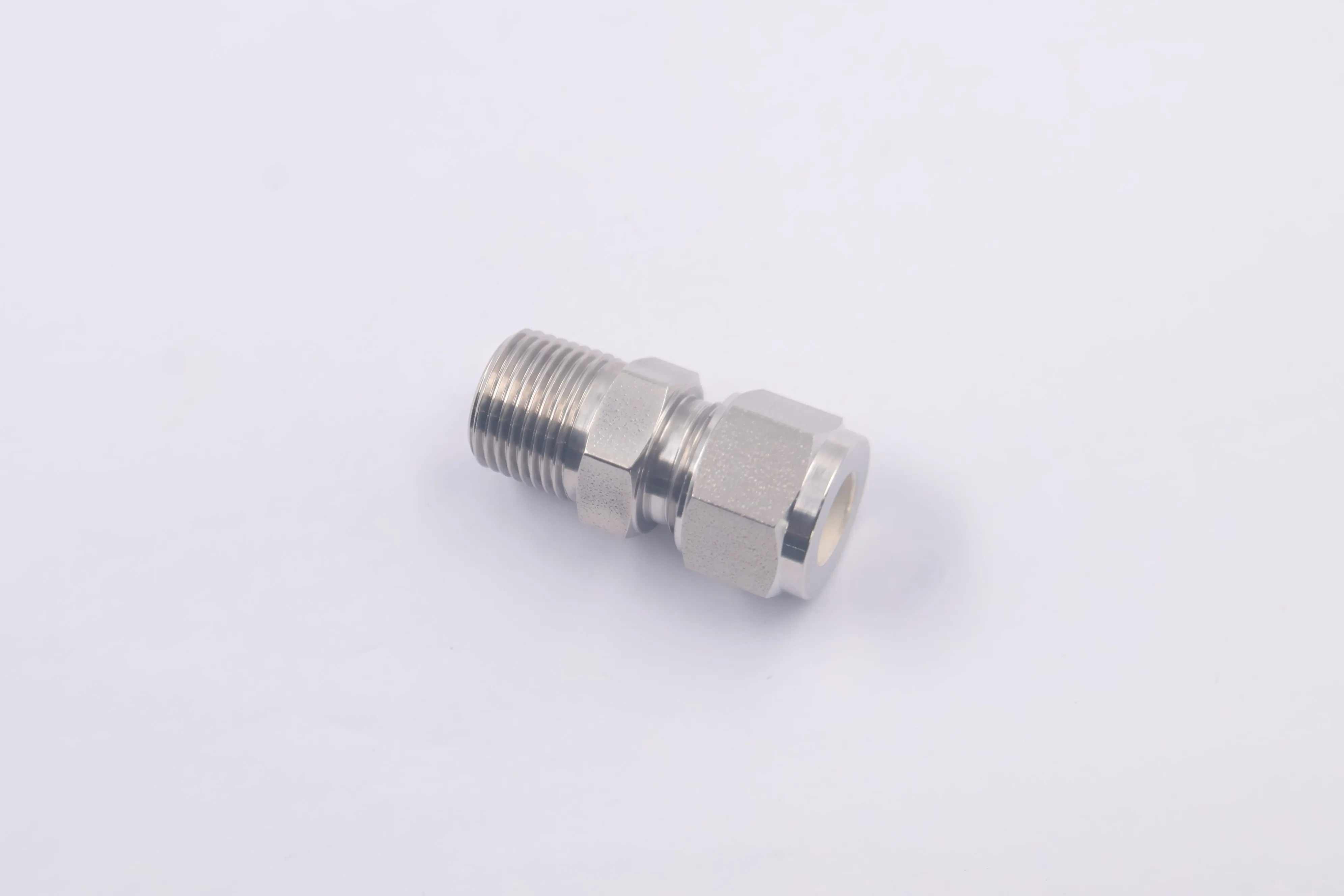 SS-10M0-1-8, Tube Fitting, Male Connector, 10 mm Tube OD x 1/2 in. Male NPT, Can Combination with Swagelok