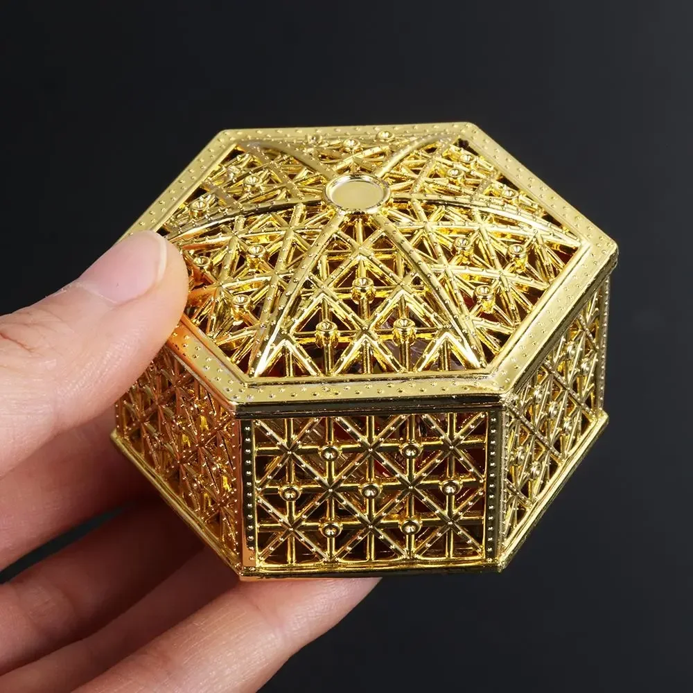 Plastic Retro Hollow Gold Foil Candy Box Chocolate Gift Treat Boxes Jewelry Storage Wedding Favor Box Party Favor Souvenir jewelry storage bags gift boxes