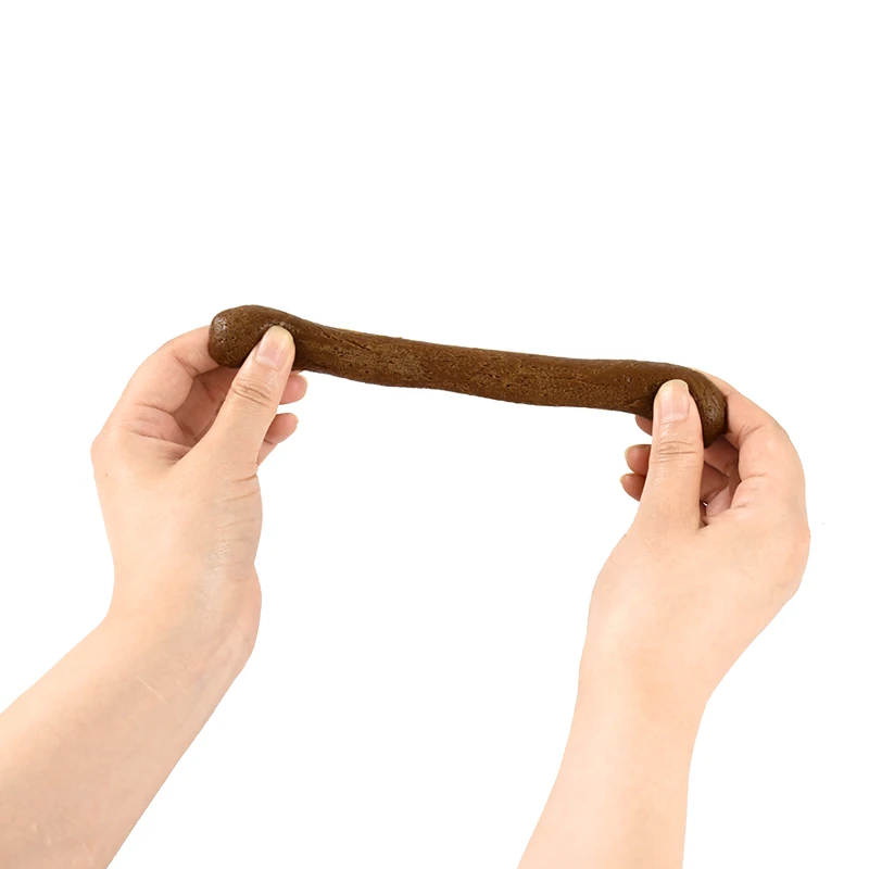 realistisk skämtleksak visad på nära håll