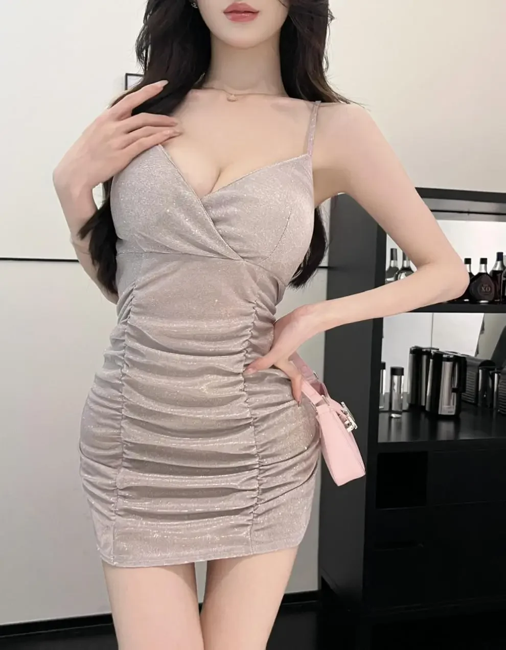 

Nightclub Style Slimming and Slimming Dress for Women, Low Cut Suspender, Slim Fit, Hip Wrap Short Skirt, Deep V-Neck, Summer