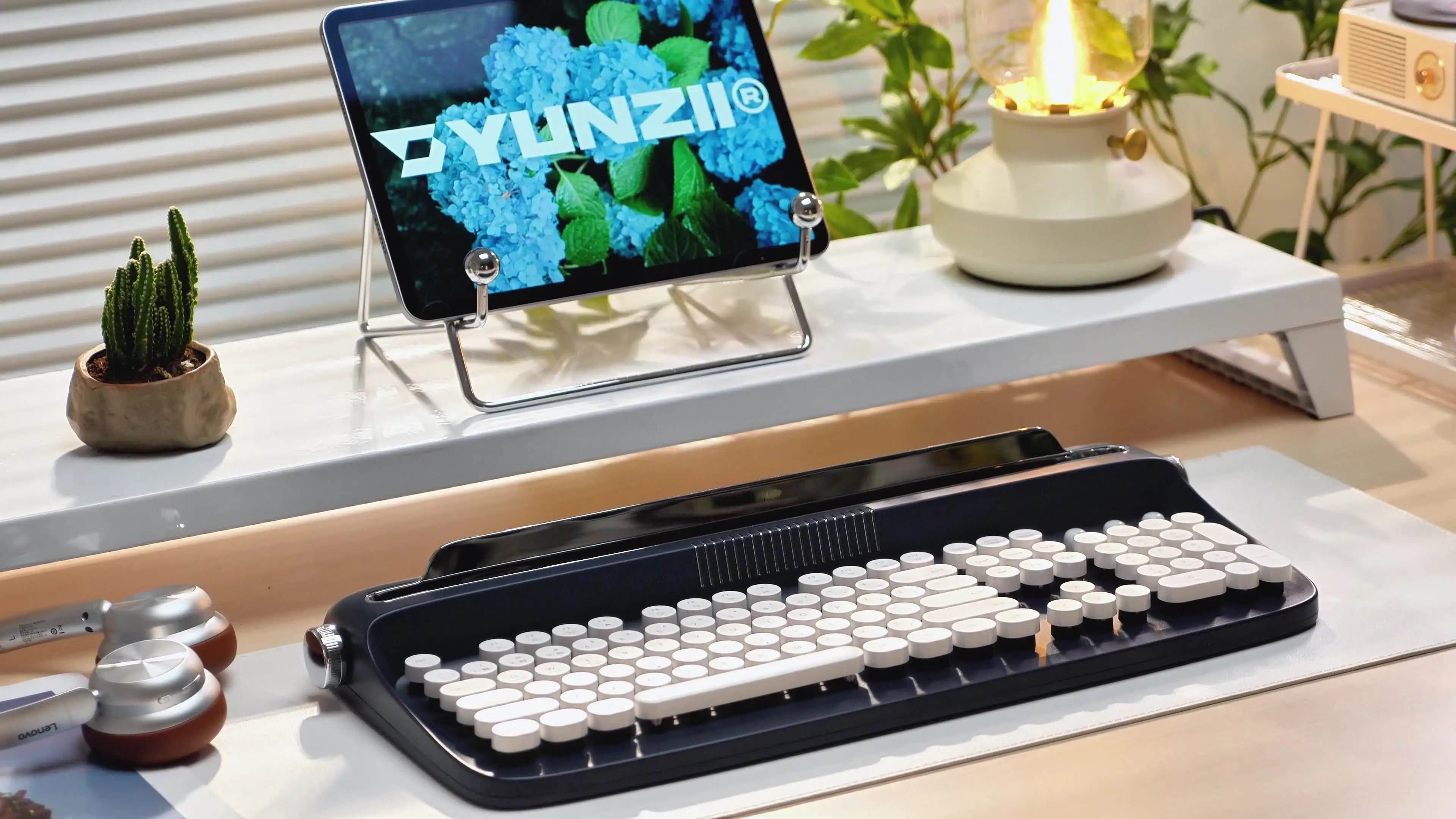 YUNZII ACTTO B503 Wireless Keyboard, Bluetooth Retro Typewriter