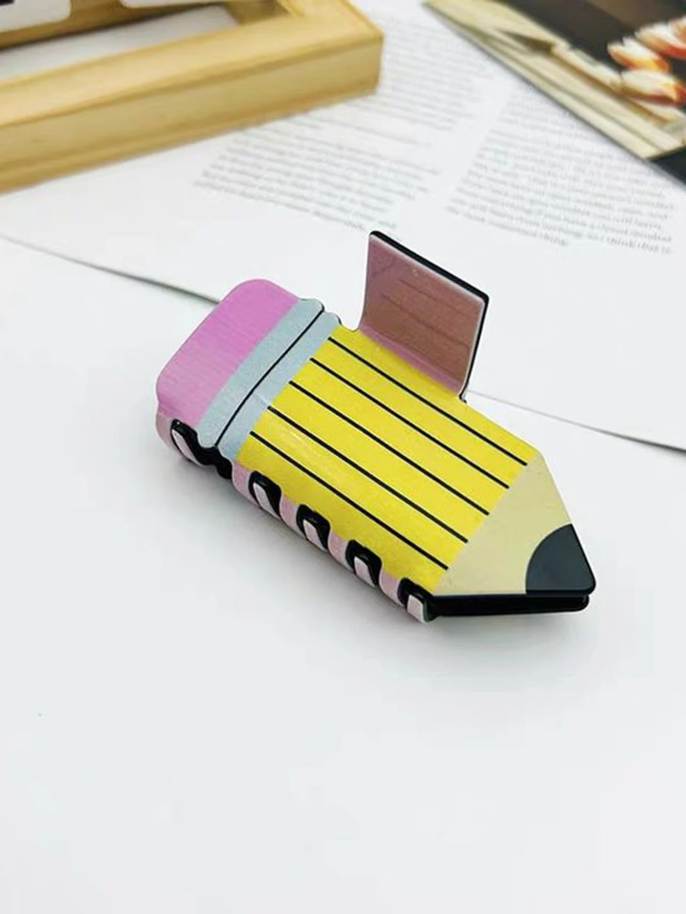 Hair Clip New Yellow Pencil Claw Clip Korea Fashion Hair Clips for Women Girls Kids Popular Hair Catch Hair Accessories Headwear hem o lok applier polymer clip applicator yellow l hem o lok clips laparoscopic instrument